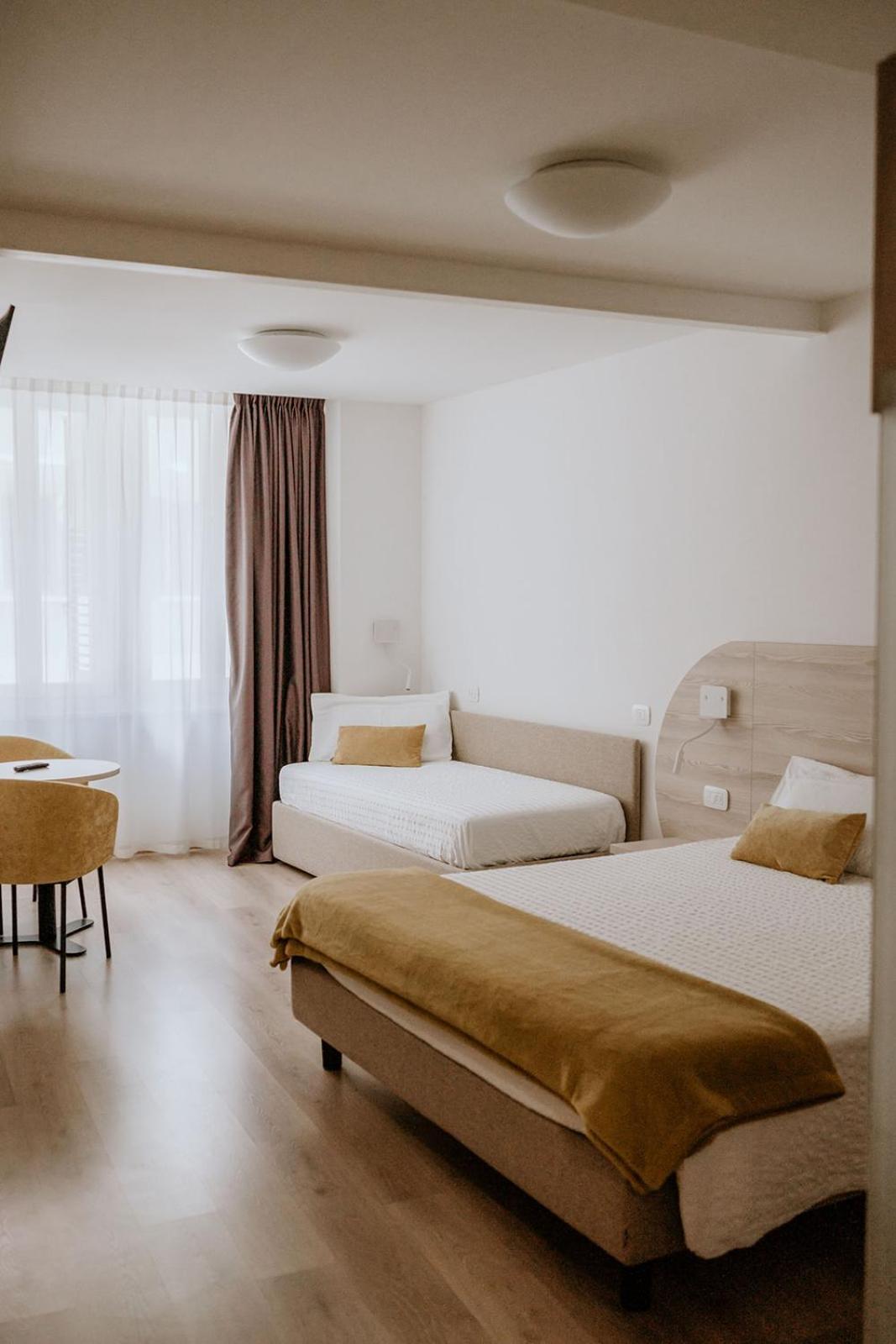 Hotel Venezia เตรนโต ภายนอก รูปภาพ